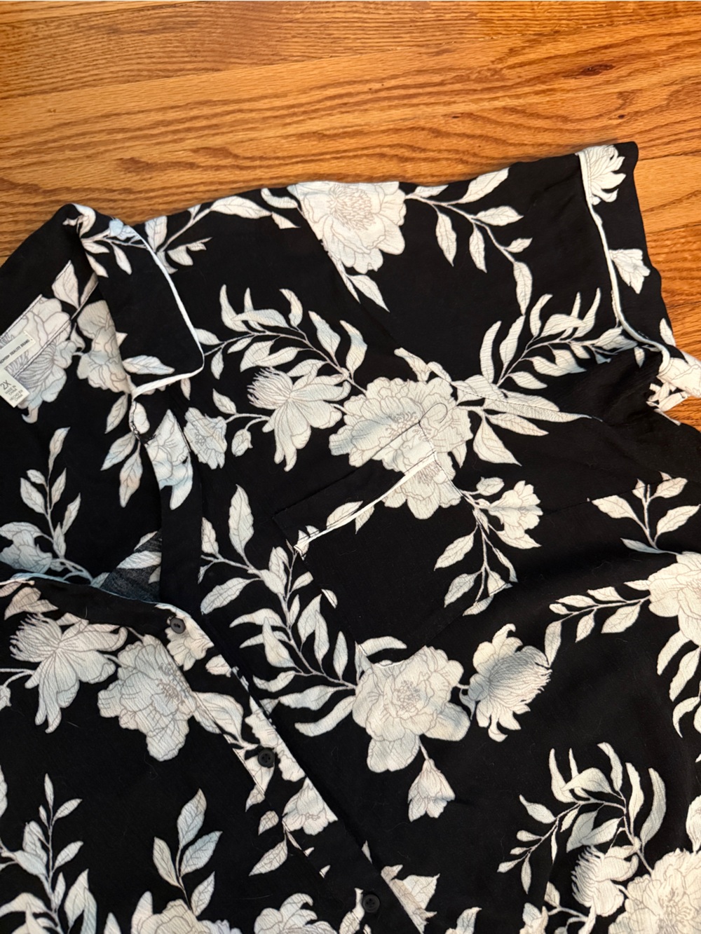 New w/o tags! Floral Camp shirt